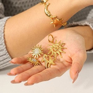 Parure de bijoux en acier inoxydable plaqué or 18 carats avec pendentifs soleil et étoiles