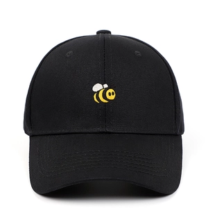 Cotton Baseball Cap With Bee Embroidery Casual Fashion Curved Brim Adjustable Strap Hat For Men And Women Unisex Black