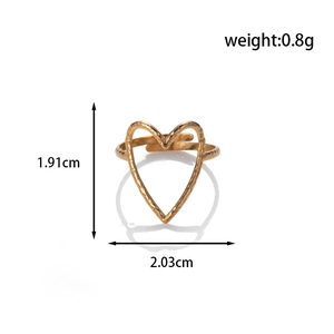 Anello a cuore regolabile in acciaio inossidabile dorato, misura 1,91x2,03 cm, peso 0,8 g