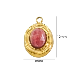 Detail showing 12x8mm vintage oval natural stone pendant in gold-plated stainless steel