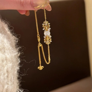 Fleur-De-Lis Bracelet Hollow Out Zircon Adjustable Sliding Clasp Gold Plated French Palace Style Jewelry For Women