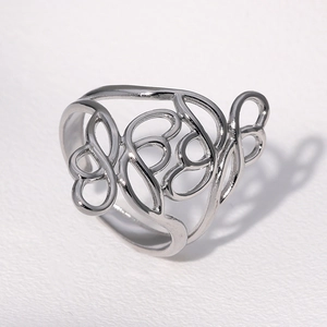 Anello aperto in acciaio inossidabile argento con ritaglio e design curvo moderno