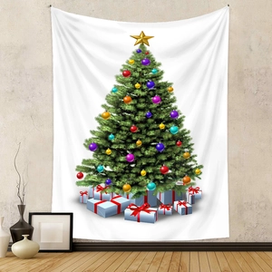 Dettaglio dell'arazzo albero di Natale con ornamenti festivi e scatole regalo sulla parete