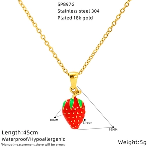 Collana chic in acciaio inossidabile placcato oro 18K con ciondolo a fragola rossa