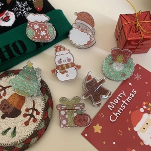 7-teiliges Weihnachts-Haarclip-Set aus Acryl mit Weihnachtsmann und Glitzer-Finish