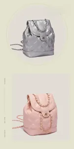 Vista detallada de mochilas de cuero acolchado con correas de cadena y cierres giratorios