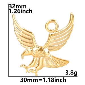 Golden eagle pendant in stainless steel with dimensions 32x30mm and weight of 3.8g