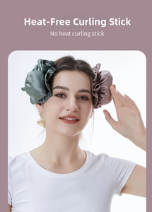 Tre scrunchies in seta verde scuro, rosa antico e beige per ricci senza calore