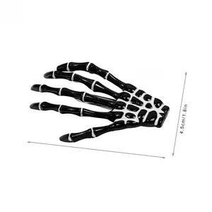Size and weight specifications for a 7cm Halloween skeleton hand bone hair claw clip