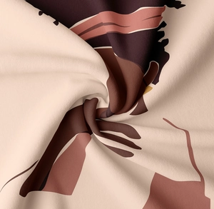 Detailansicht des weichen Wandteppichgewebes mit abstrakter Kunst und feiner Strickstruktur