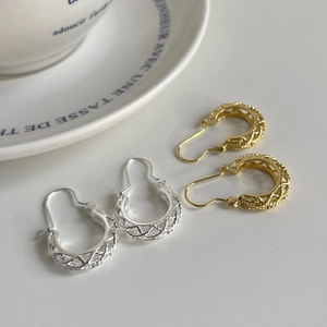 Hollow ethnic style 925 silver U-shaped earrings in gold and silver finishes