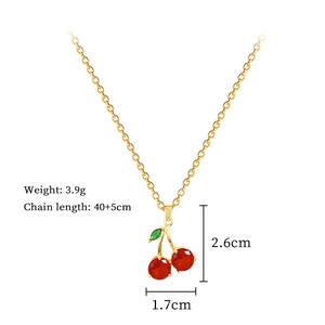 Tableau des tailles du collier cerise rouge avec chaîne dorée de 40+5 cm de long