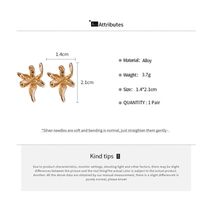 Detailed size chart for golden flower alloy earrings with silver pins and 3.7g weight