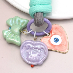 Porte-clés œil grec avec corde turquoise et pendentif cœur violet de style doux