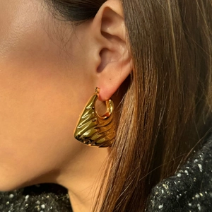 Vintage 18k gold plated stainless steel trapezoid hoop earrings with wavy texture