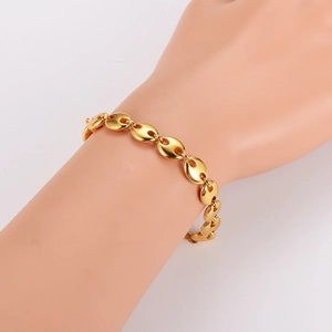 8mm gold-plated coffee bean link chain bracelet with polished pig nose buckle on model