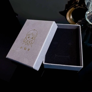 Scatolina regalo per gioielli con disegno animato e inserto in spugna misura 7x9cm