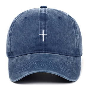 Casquette de baseball en jean délavé bleu marine avec croix brodée blanche de style vintage