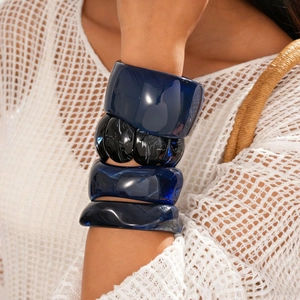 Retro oversized geometric resin bracelets set with marble pattern and blue acrylic finish