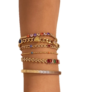 Ensemble de bracelets en acier doré avec chaîne épi et pierres de zircon multicolores