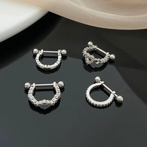 Schraubverschluss-Herzohrringe-Set aus Silbermetall mit schimmernden Zirkonia-Steinen