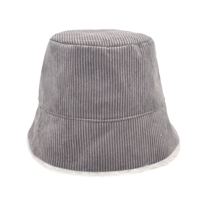 Vue détaillée du chapeau bob en velours côtelé gris foncé avec doublure en fausse fourrure