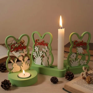 Set de bougeoirs lapin de Pâques avec base en bois vert et motifs de fleurs évidés