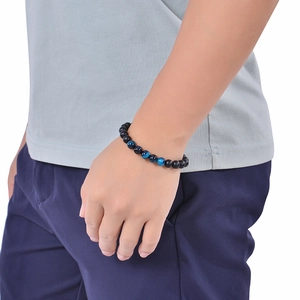 Bracelet pour homme en œil de tigre et perles noires mates, porté avec carte de vœux