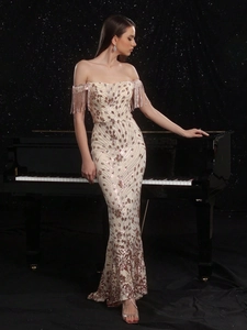 Vestido de noche sexy de lentejuelas oro rosa con hombros descubiertos y corte sirena