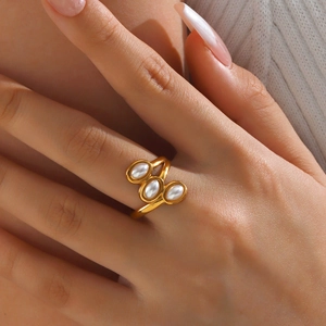 Vintage Artificial Pearl Adjustable Open Ring Stainless Steel Geometric Golden Fashion Jewelry For Women Elegant Light Luxury Style