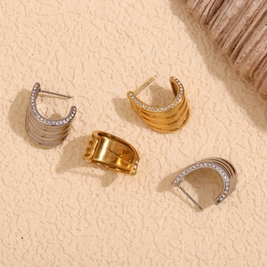 Minimalist wave-edge C-shape layered earrings in gold and silver with zircon inlays