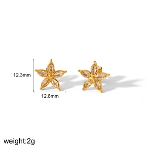 Détail des boucles d'oreilles papillon en or 18 carats avec zircon et dimensions 12,8mm