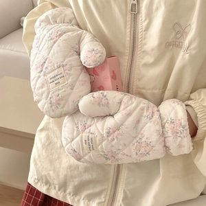 Floral quilted thermal gloves for women featuring soft floral pattern and thick warm lining