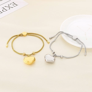 Bracciale regolabile con ciondolo a cuore in oro 18K con perline su catena a serpente