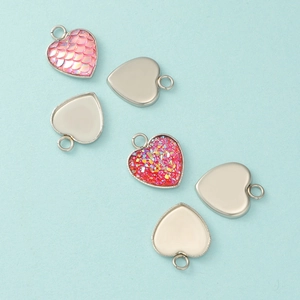 Polished heart stainless steel pendant base trays with glitter inlay for DIY jewelry