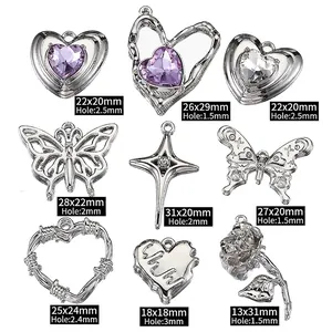 Lot de breloques Y2K argentées avec strass cœur violet et papillons pour bijoux DIY