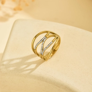 Fashionable geometric hollow titanium steel ring with sparkling diamond settings for women