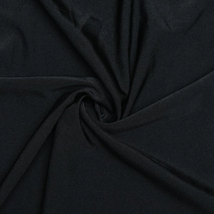 Detailansicht der schwarzen Stofftextur mit dezentem Glanz und feinem diagonalem Webmuster
