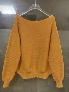 Jersey de punto amarillo mostaza para mujer con cuello redondo ancho y corte holgado