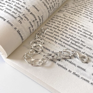 Minimalist 925 sterling silver chunky link chain bracelet with a classic lobster clasp