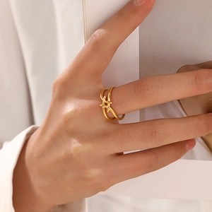Anello minimalista a doppio strato in acciaio inossidabile placcato oro 18K incrociato