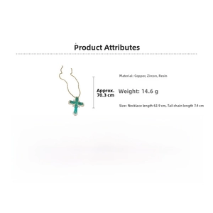 Dimensions détaillées du collier pendentif croix en résine verte avec zircon et chaîne