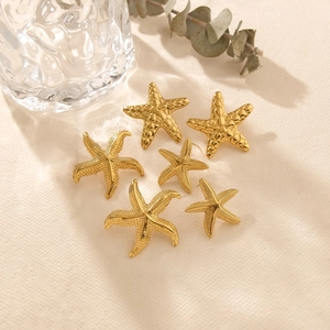 Ensemble de boucles d'oreilles étoile de mer dorées avec texture pour style d'été