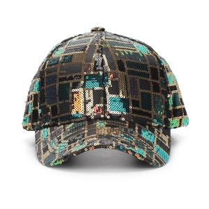 Fashionable checkered sequin baseball cap with gold and black patterns for sun protection