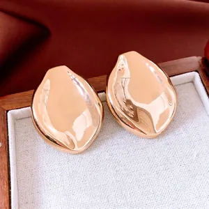 Boucles D'Oreilles Feuilles Irrégulières Alliage Poli Plissé Design Avec Tige En Argent Sterling 925 Pour Femmes