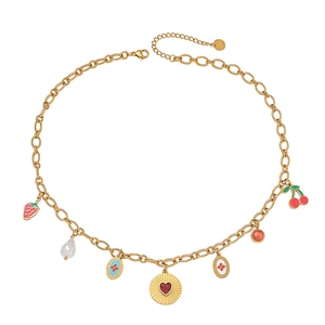 Collier en acier inoxydable plaqué or 18 carats avec perle et breloques colorées