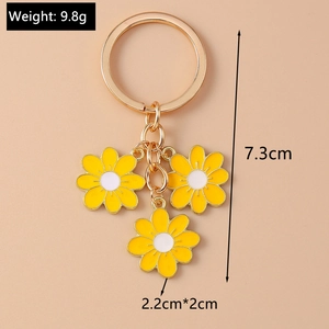Detailed size specifications for the yellow flower pendant keychain with a gold ring