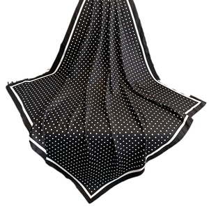 Seidiger quadratischer Schal 90cm mit Polka-Dots, weißem Rand und Satin-Finish