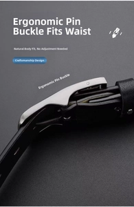 Vue détaillée d'une ceinture en cuir noir avec boucle à ardillon en alliage brossé