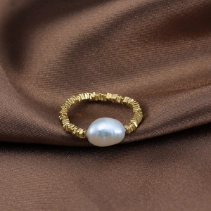 Elegant 925 silver 8.5mm freshwater pearl ring with irregular golden beaded band